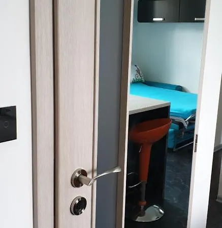 Elias Luxury